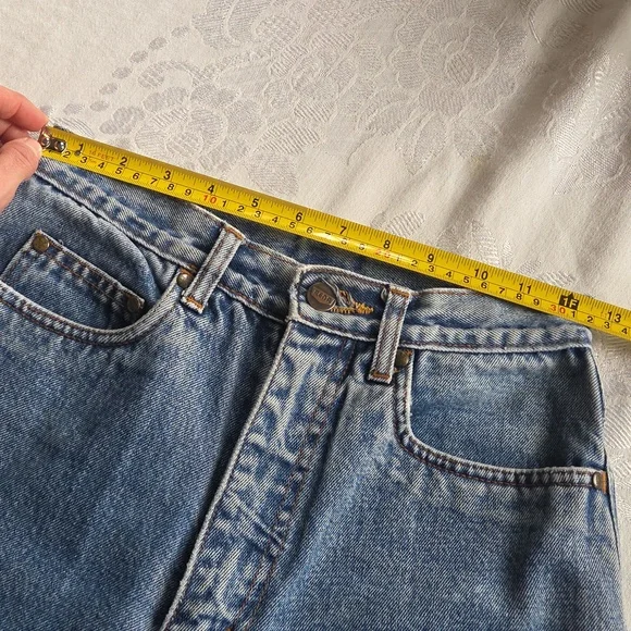 Vintage High Rise Mid Wash Mom Jeans - Picture 10 of 14